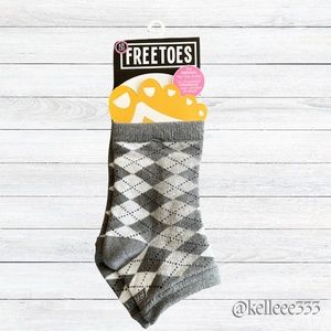 💕Host Pick💕 NWT Freetoes Socks One Size